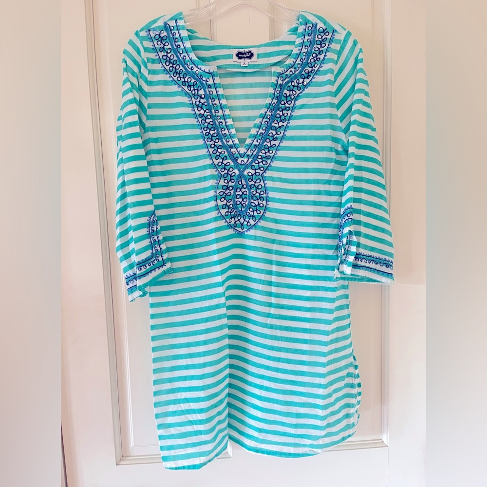Mud Pie lightweight tunic size small. Detail around beck and sleeve. Side slit.